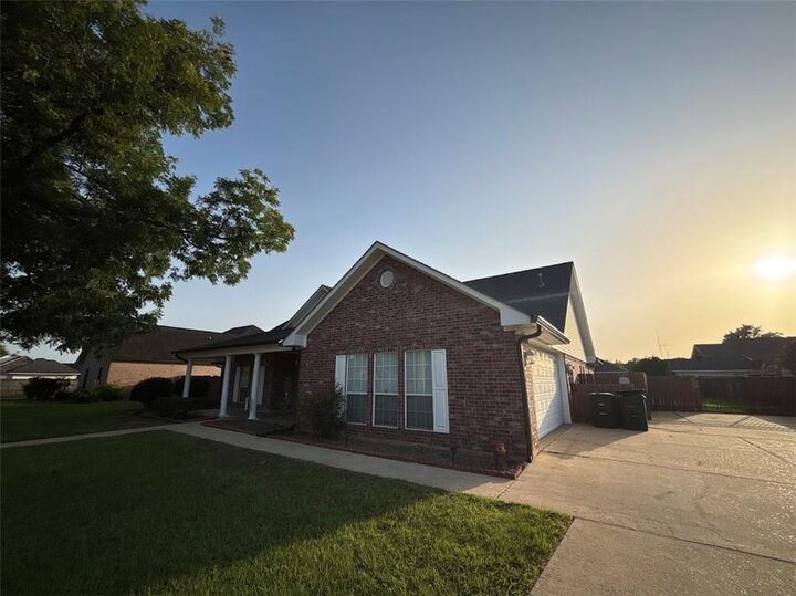 Property Photo: 833 Whitfeild Drive LA 71457