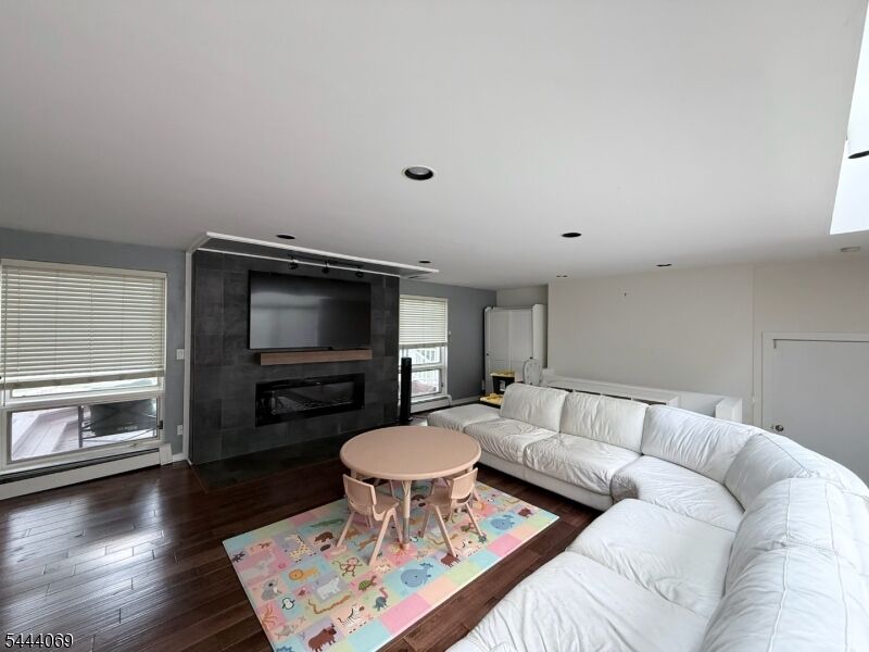 Property Photo: 7 Jefferson Ave NJ 07078