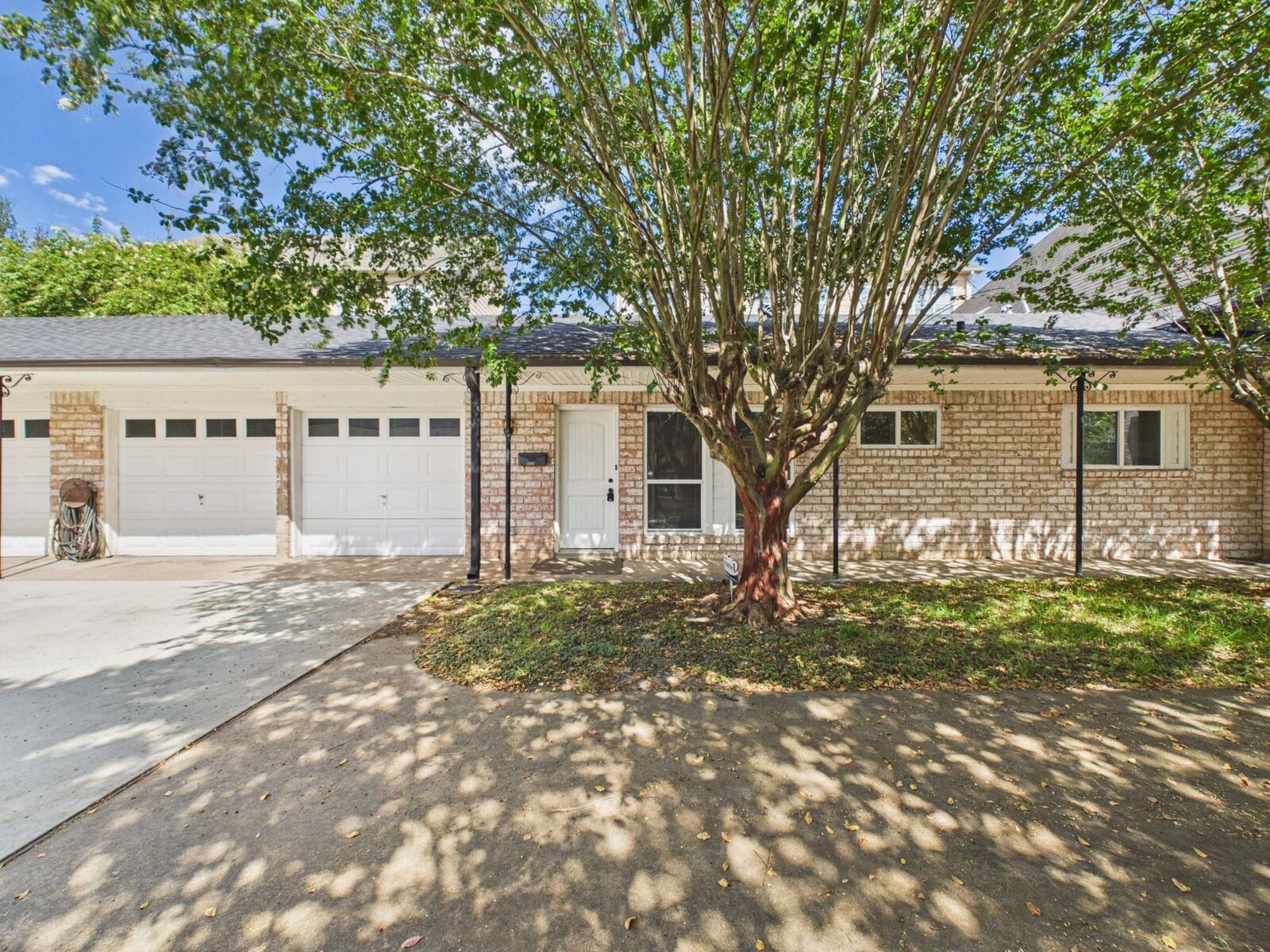 Property Photo:  5627 Winsome Lane  TX 77057 
