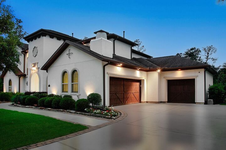 Property Photo:  105 Larkhaven Drive  TX 77316 