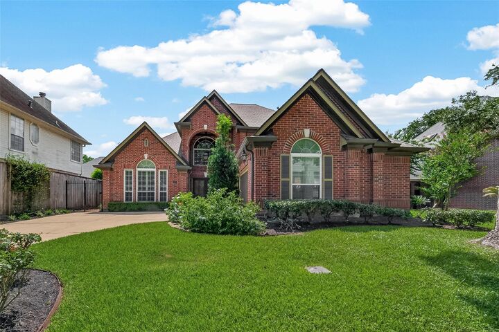 Property Photo: 1311 Wickshire Lane TX 77043