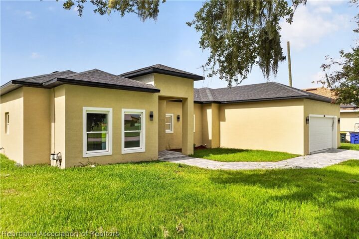 Property Photo: 6741 Heavitree Drive FL 33876