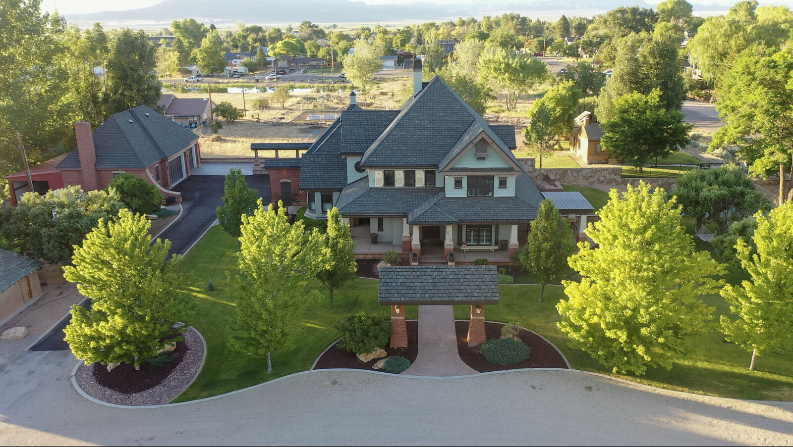 Property Photo: 426 W Center St UT 84761