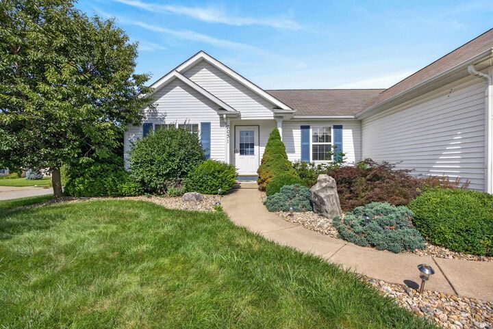 Property Photo:  3031 N Cantlin Drive  IN 47404-1395 
