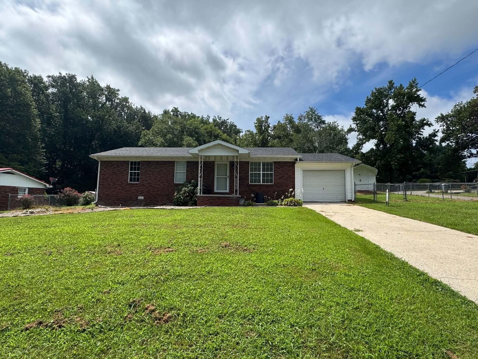 Property Photo:  297 Oak Street  KY 42642 