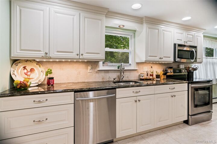 Property Photo:  16 Bruce Drive  NY 11720 