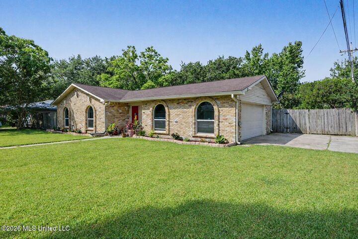 Property Photo:  2137 Sandalwood Place  MS 39553 