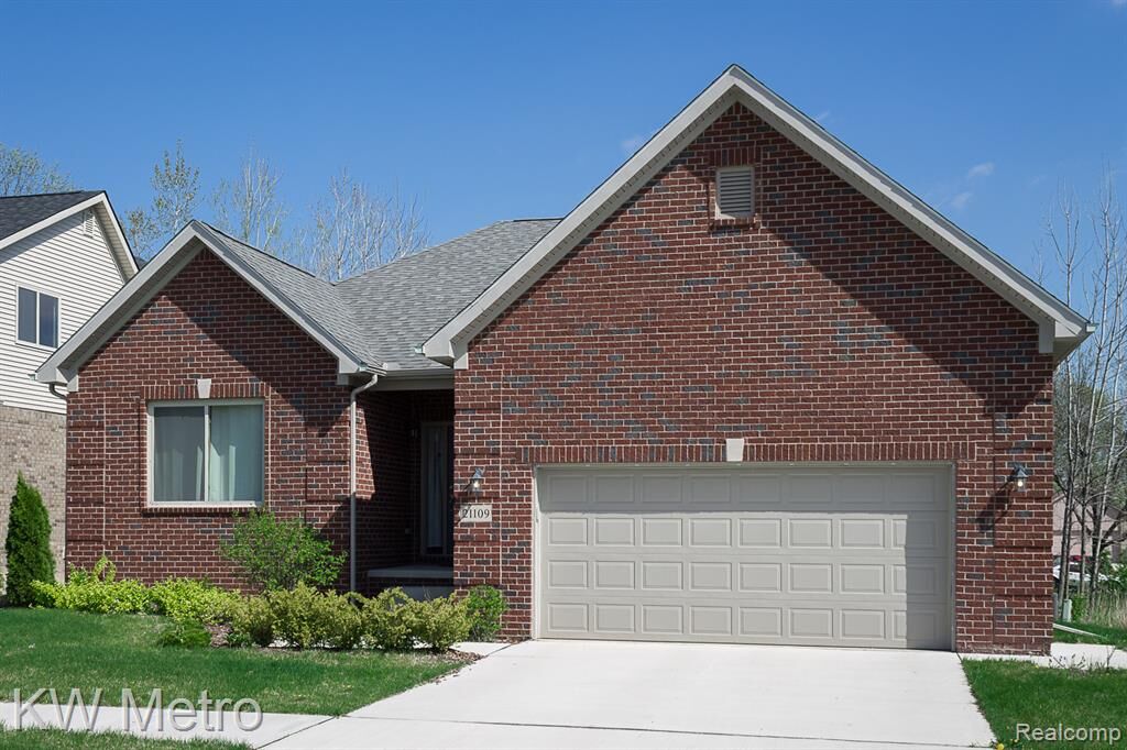 Property Photo:  34632 John Bartley Circle  MI 48310 