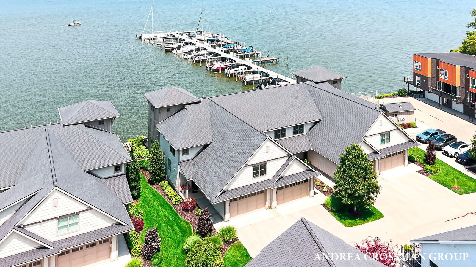 Property Photo:  543 Macatawa Avenue  MI 49423 