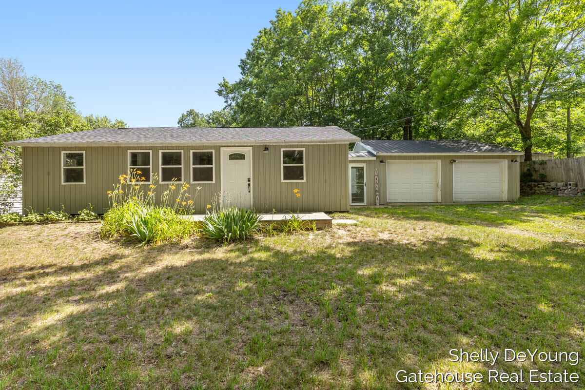 Property Photo: 12454 Corstal Street NE MI 49343