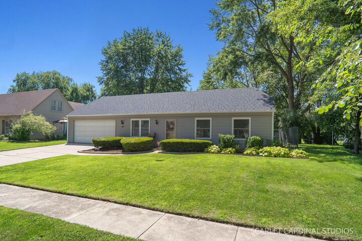 Property Photo:  61 Ingleshire Road  IL 60538 