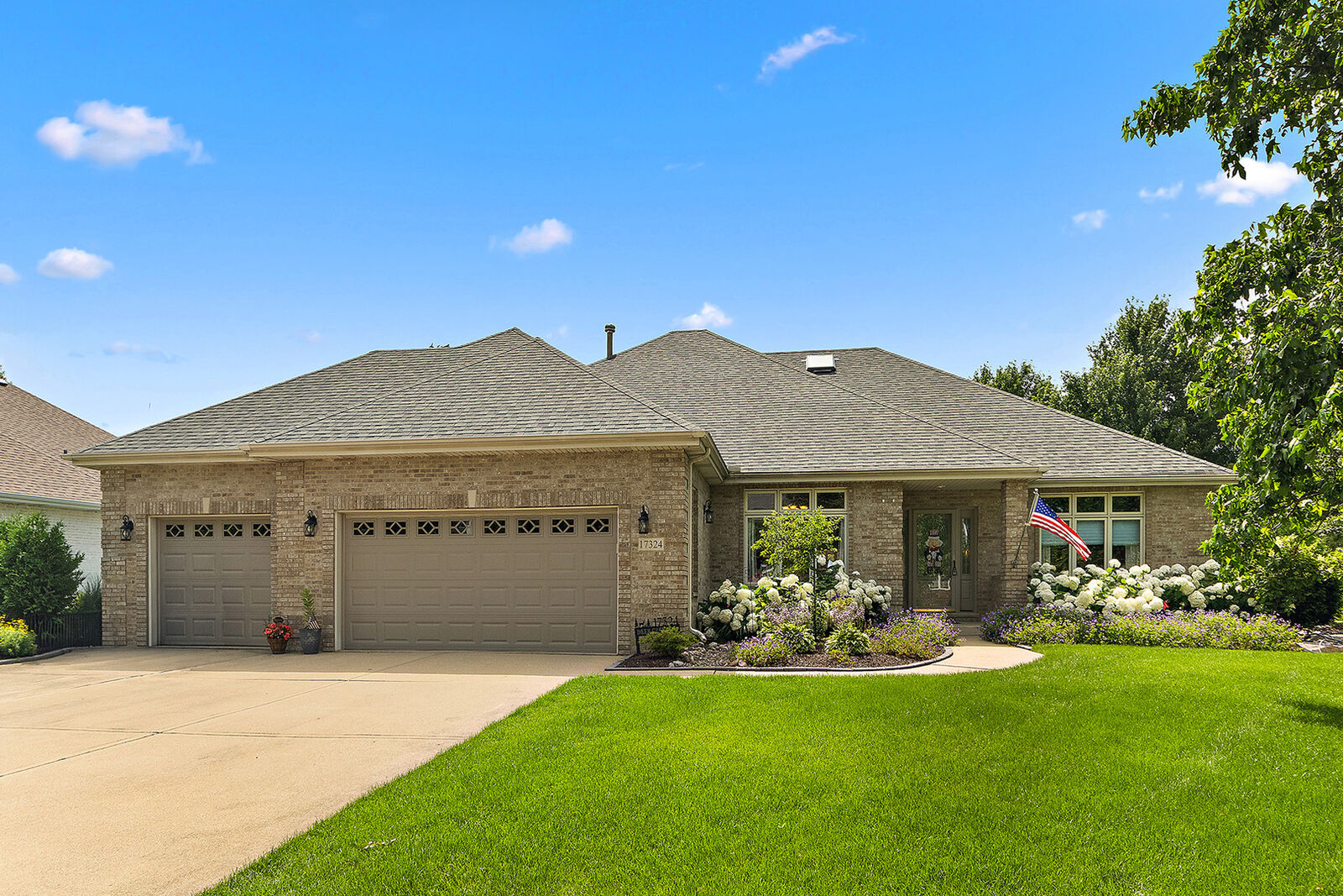 Property Photo:  17324 Deer Creek Drive  IL 60467 