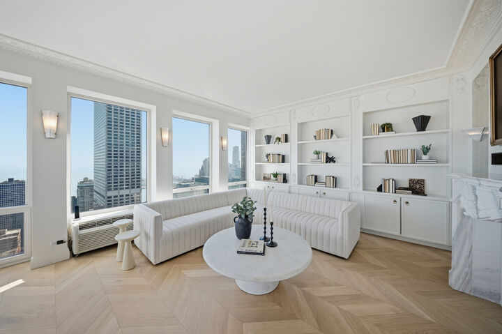 Property Photo:  111 E Chestnut Street Ph-Ab  IL 60611 