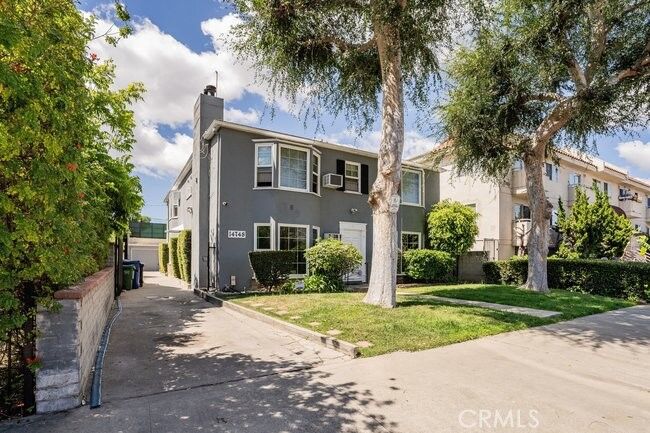 Property Photo: 14748 Magnolia CA 91403