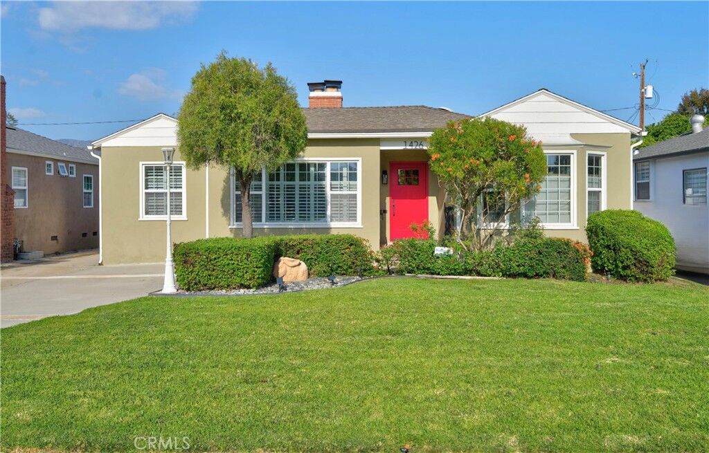 Property Photo: 1426 N Buena Vista CA 91505