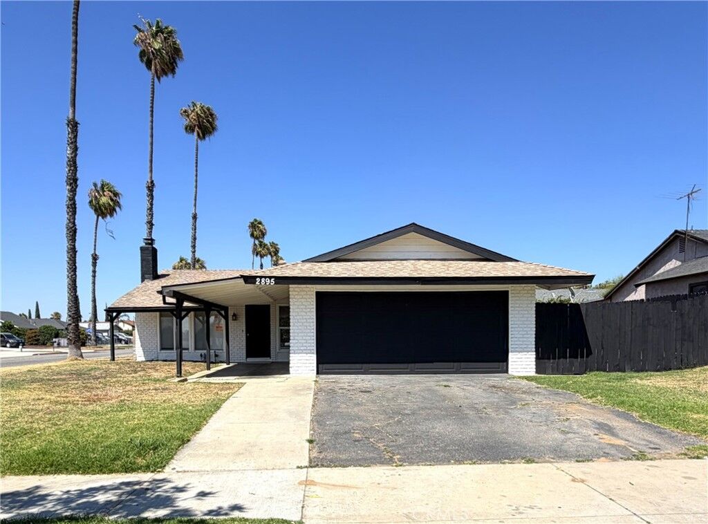 Property Photo:  2895 Myers Street  CA 92503 