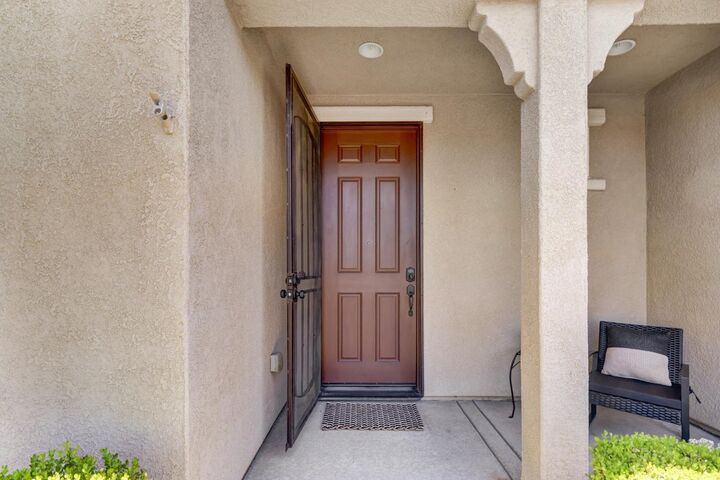 Property Photo: 7461 Havenford Way CA 95829