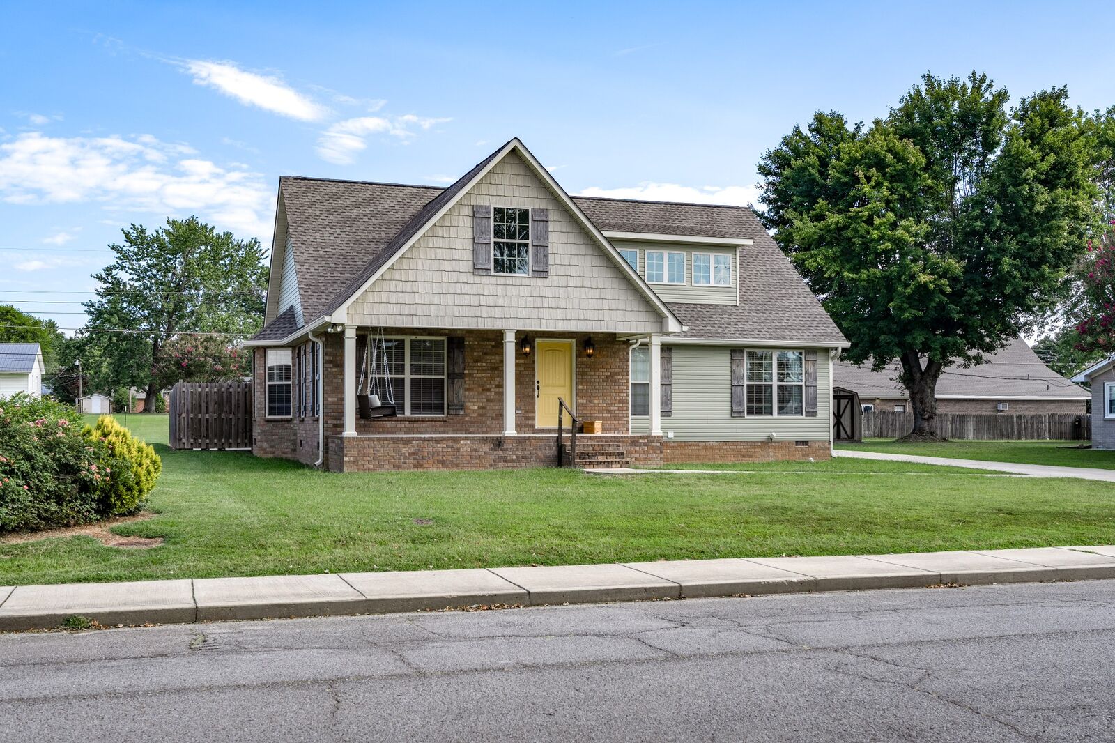 Property Photo: 602 7th St TN 38464