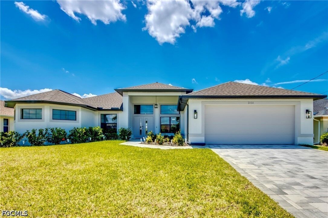 Property Photo:  2104 SW 28th Lane  FL 33914 