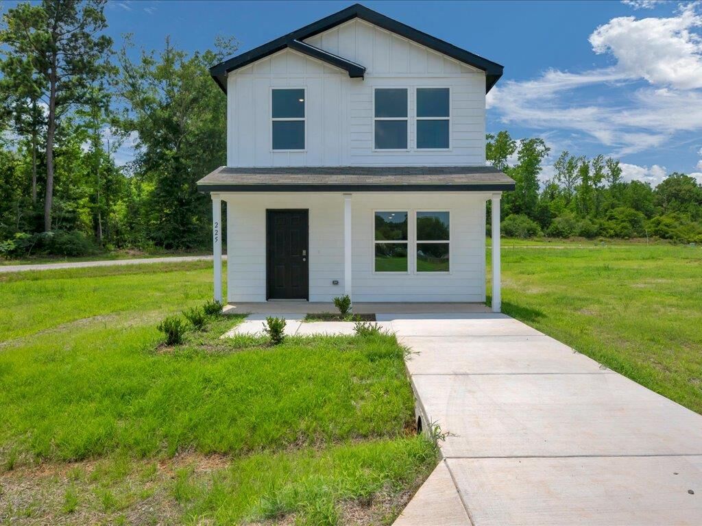 Property Photo:  225 Dana Drive  TX 75901 