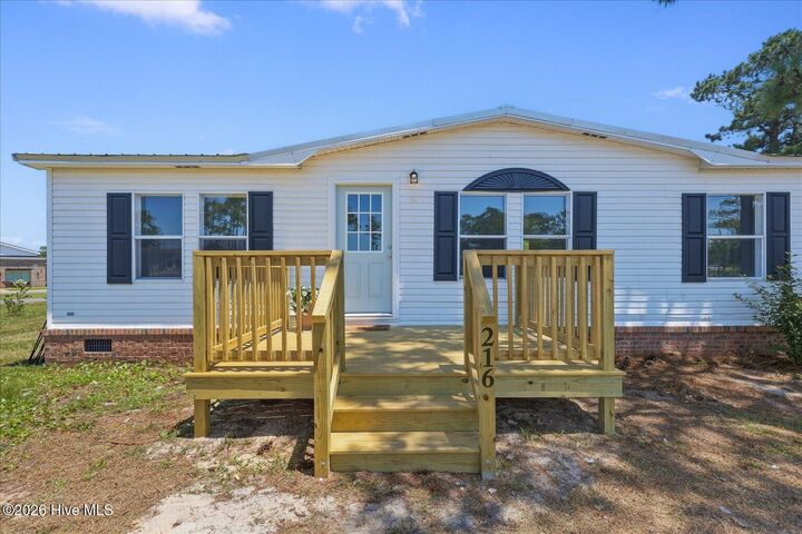 Property Photo: 216 Oak Grove Drive NC 28443