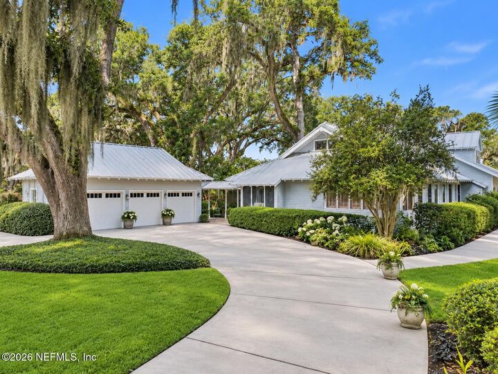 Property Photo: 4002 McGirts Boulevard FL 32210