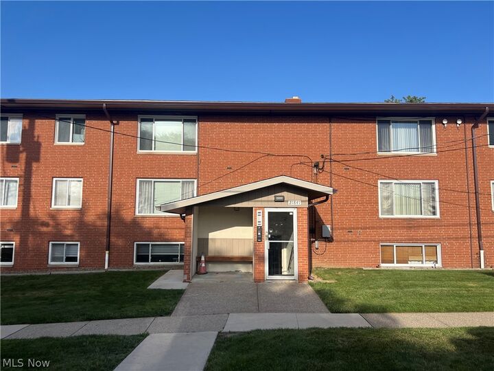 Property Photo: 21841 River Oaks Drive B11 OH 44116
