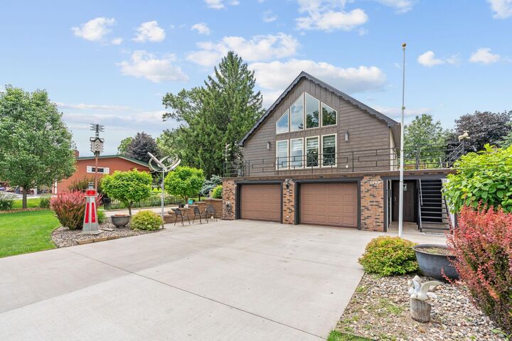 Property Photo: 1505 N High Street MN 55041