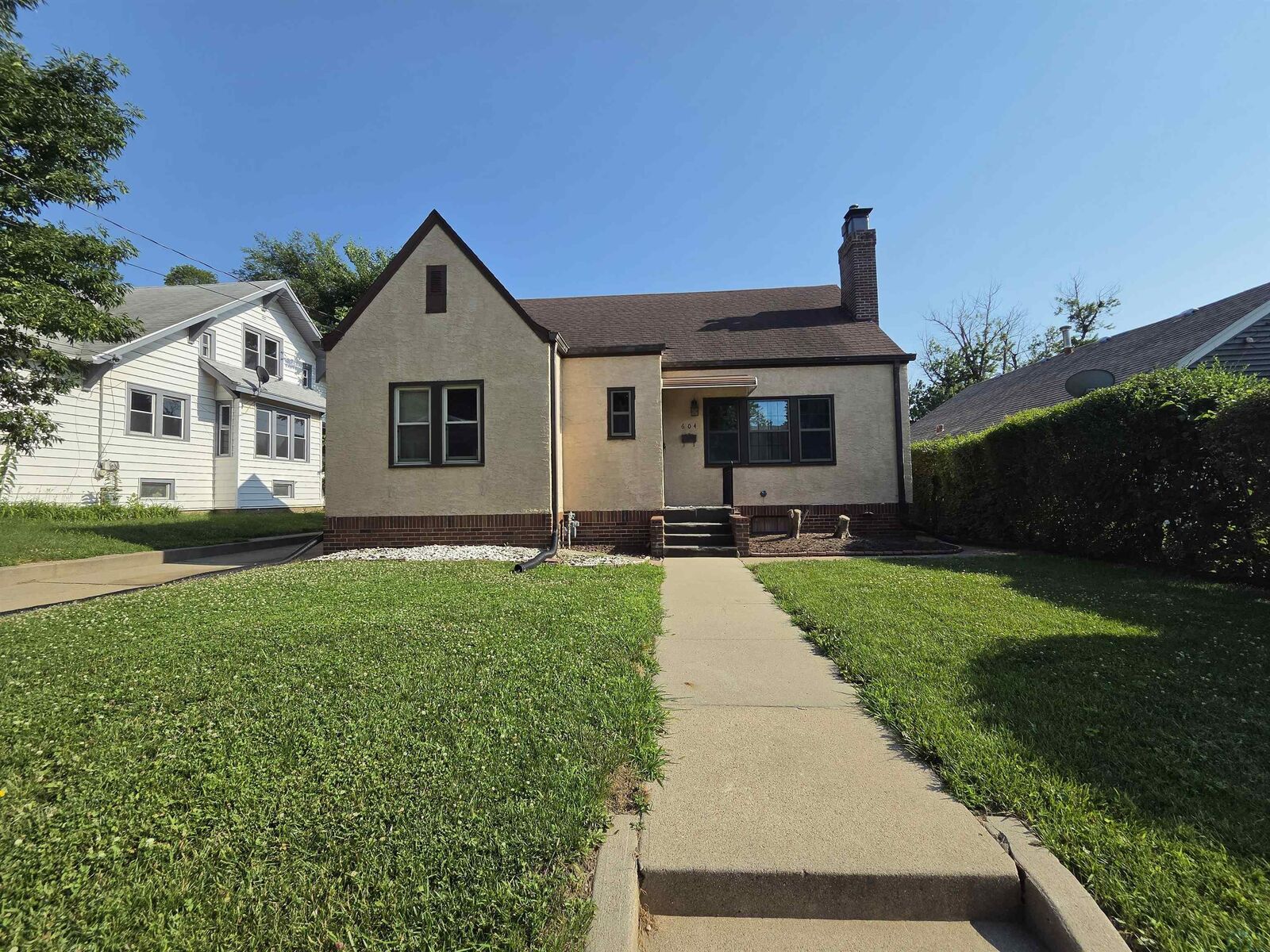 Property Photo:  604 36th St  IA 51104 