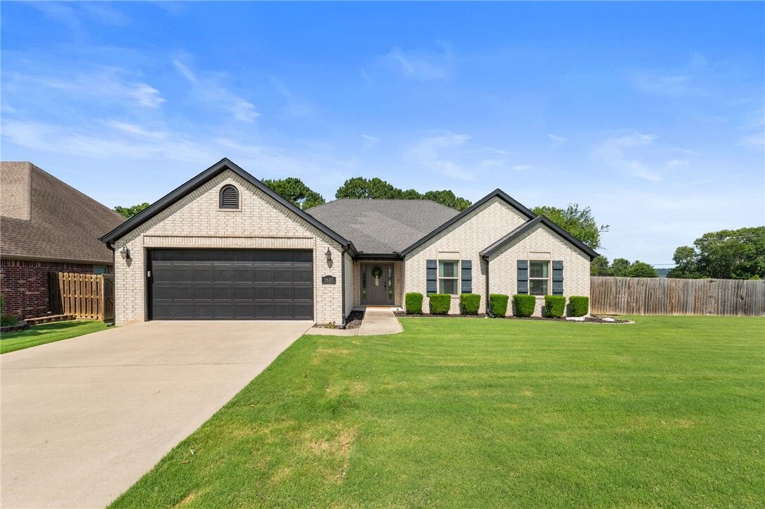 Property Photo: 1685 Monarch Avenue AR 72701