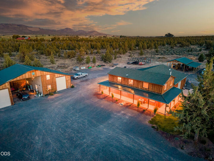 Property Photo: 16470 SW Highway 126 OR 97753