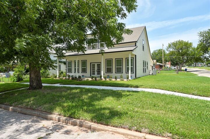 Property Photo:  624 E Harrison Avenue  OK 73044 