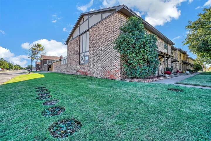 Property Photo:  1325 Canterbury Boulevard  OK 73521 
