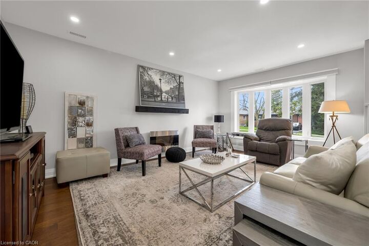 Property Photo:  22 North Heights Road Main Level  ON M9B 2T1 