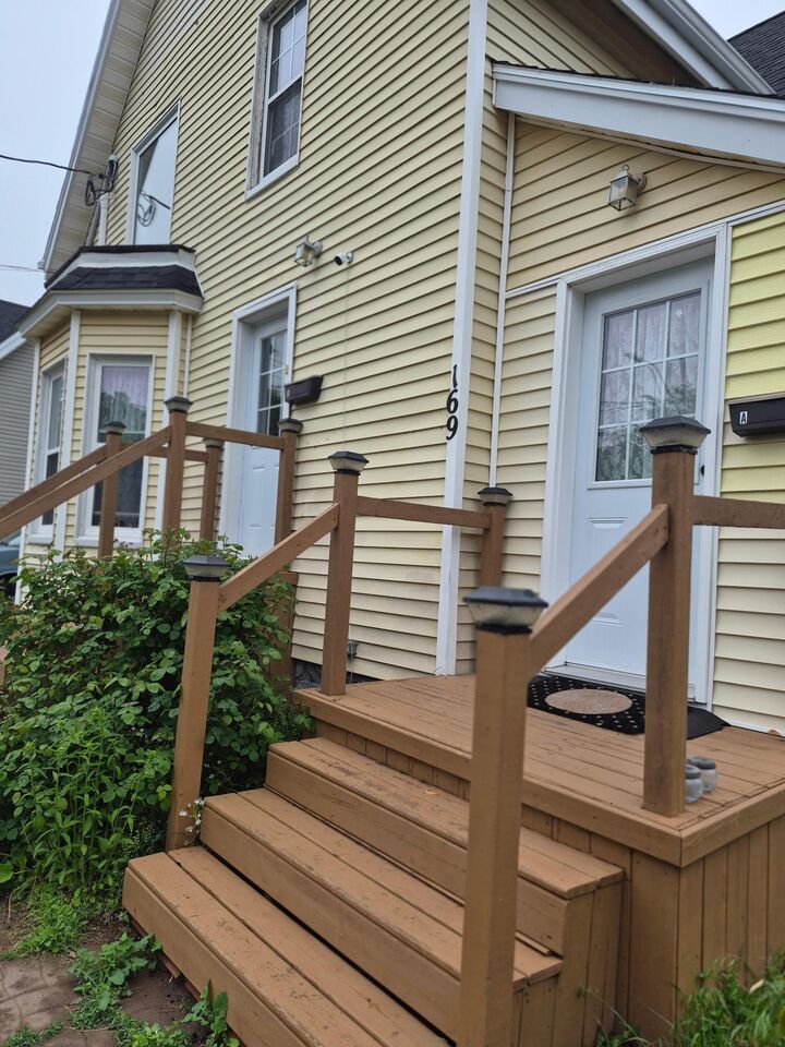 Property Photo:  169 Cambridge Street  PE C1N 1N1 