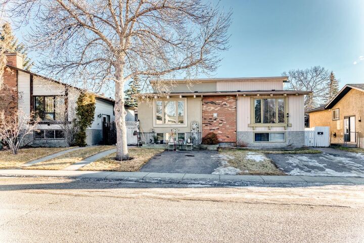 Property Photo: 274 Templeview Way NE AB T1Y 3Y9