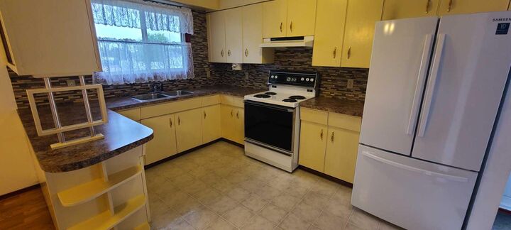 Property Photo:  4820 53 Avenue  AB T0H 1W0 