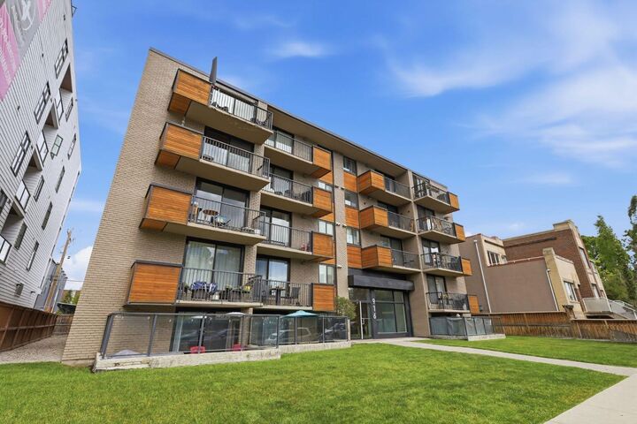 Property Photo:  916 Memorial Drive NW 403  AB T2N 3C9 