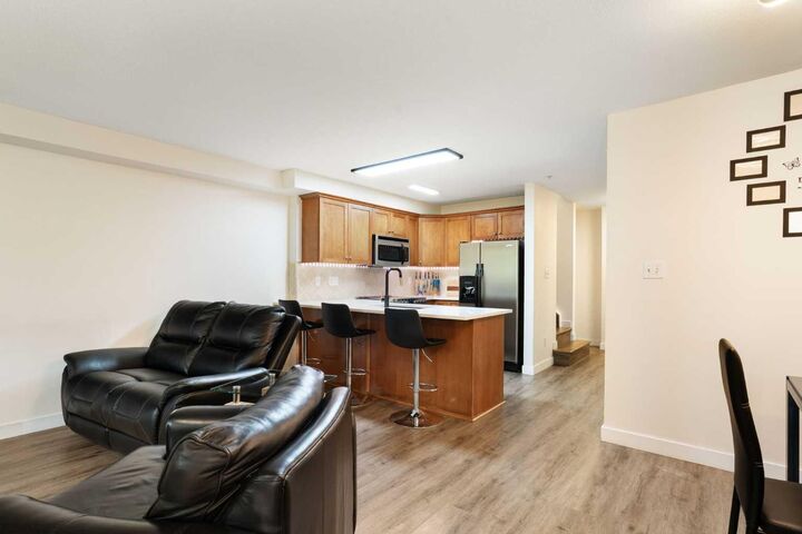 Property Photo: 2422 Erlton Street SW 103 AB T2S 3B6