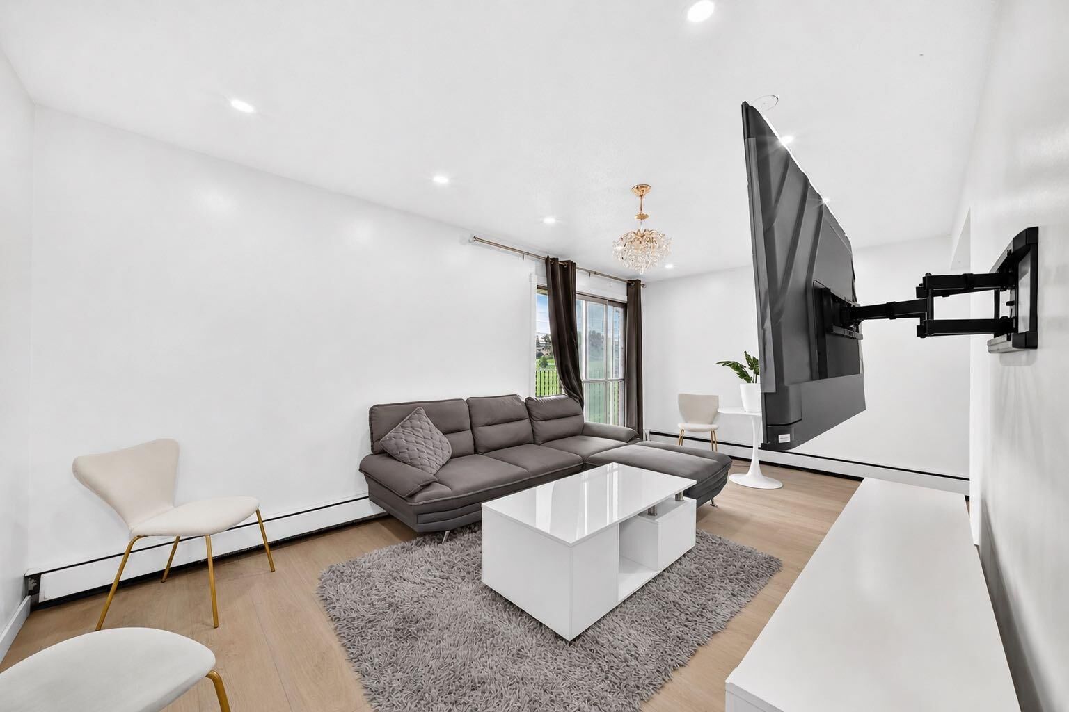 Property Photo: 4328 4 Street NW 201 AB T2K 1A2