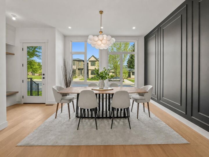 Property Photo:  2421 25 Avenue NW  AB T2M 2C6 
