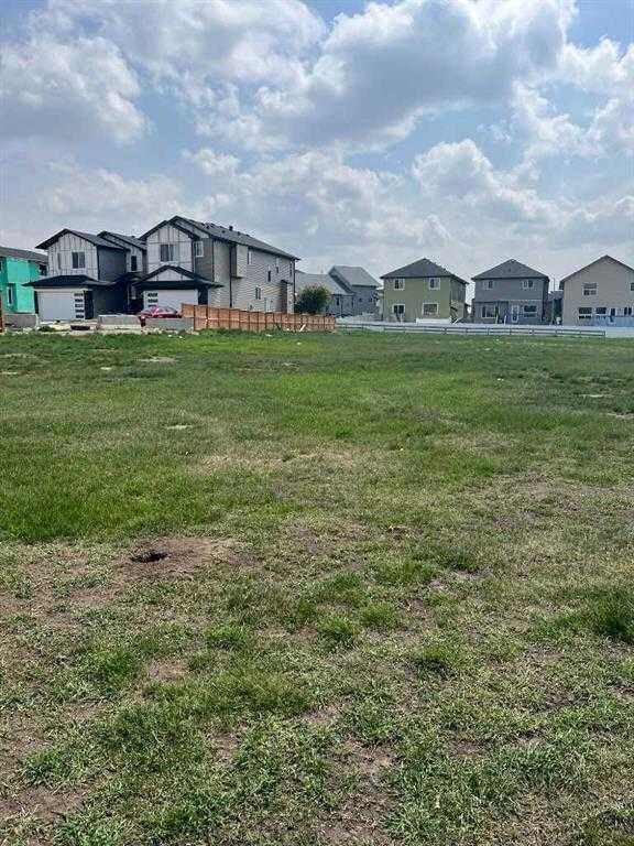 Property Photo: 6811 89 Avenue NE AB T2M 4L5