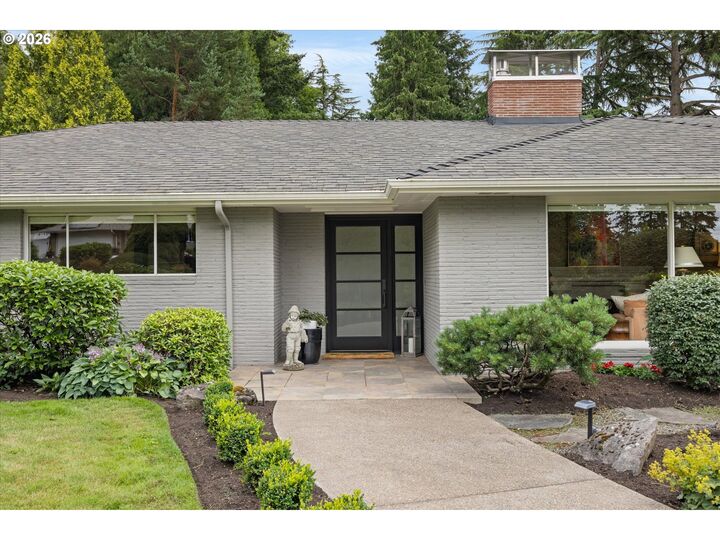 Property Photo:  10640 SW Hawthorne Ln  OR 97225 