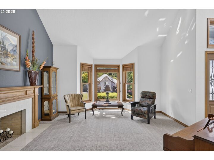 Property Photo:  6013 SW Orchid Dr  OR 97219 
