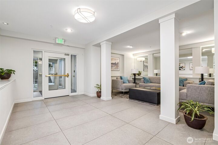 Property Photo: 3221 SW Avalon Way 313 WA 98116