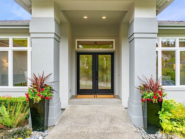 Property Photo: 14420 SE 84th Street WA 98059