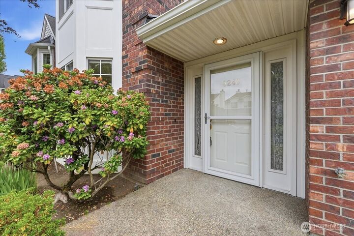 Property Photo:  9240 S 240 Place 9240  WA 98030 