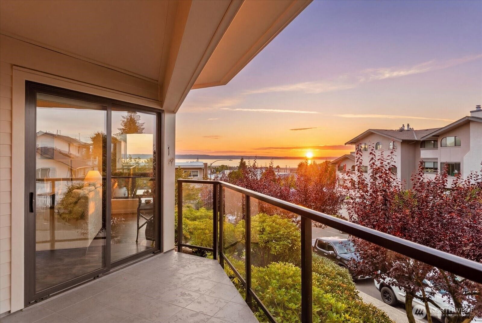 Property Photo:  524  Maple Street 102  WA 98020 