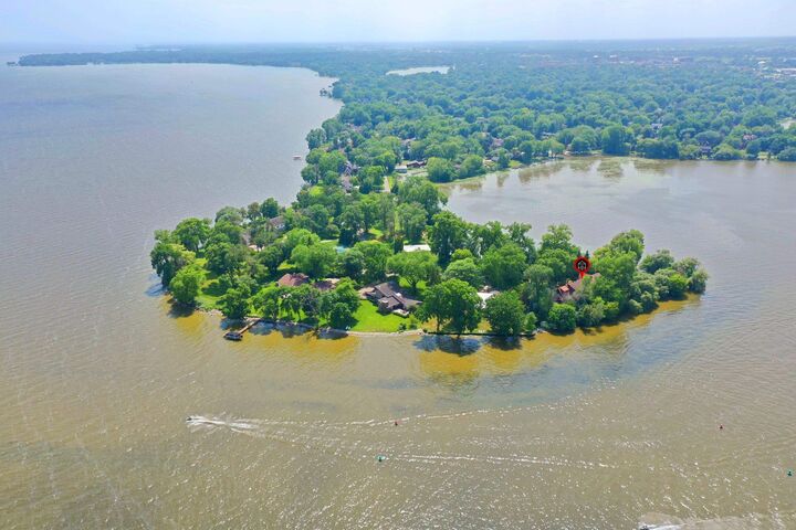 Property Photo: 200 Lake Road WI 54952-3419