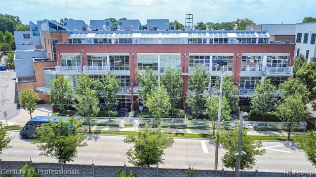 Property Photo:  322 E Harrison Avenue 20  MI 48067 